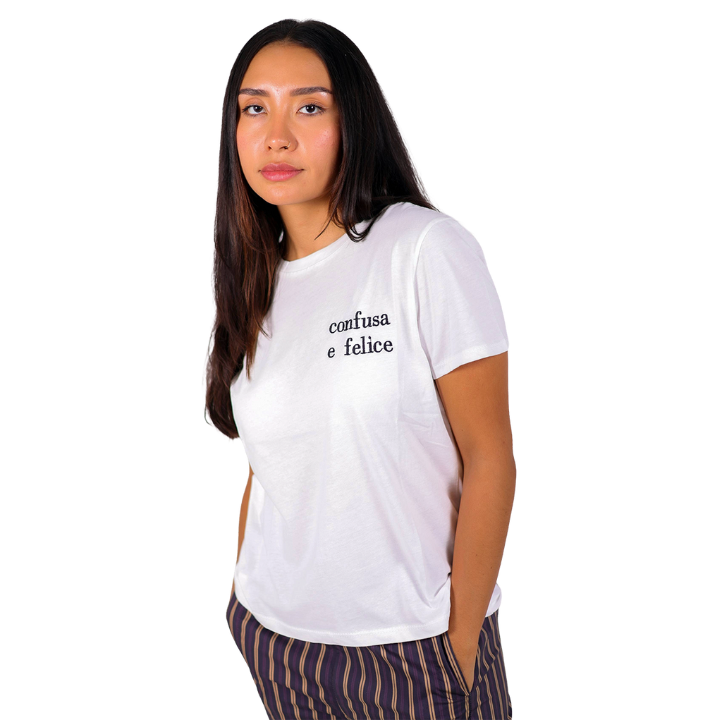 Camiseta con bordado "Tanto tutto passa" ó "Confusa e felice"