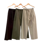 Pantalón de corte amplio