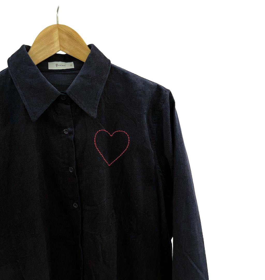 Camisa de micropana con bordado