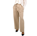 Pantalón de corte amplio