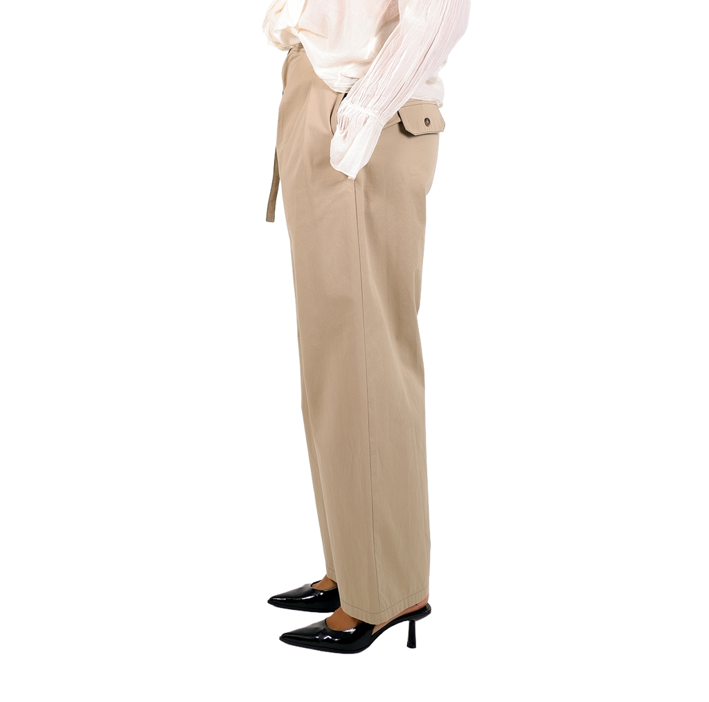 Pantalón de corte amplio